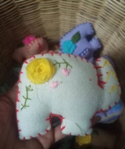 ช้างยัดใยปักลาย